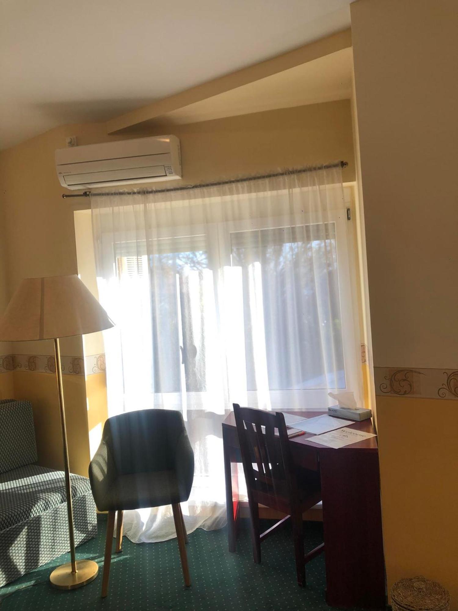 Hotel Kenguru Panzió Hódmezővásárhely Exterior foto