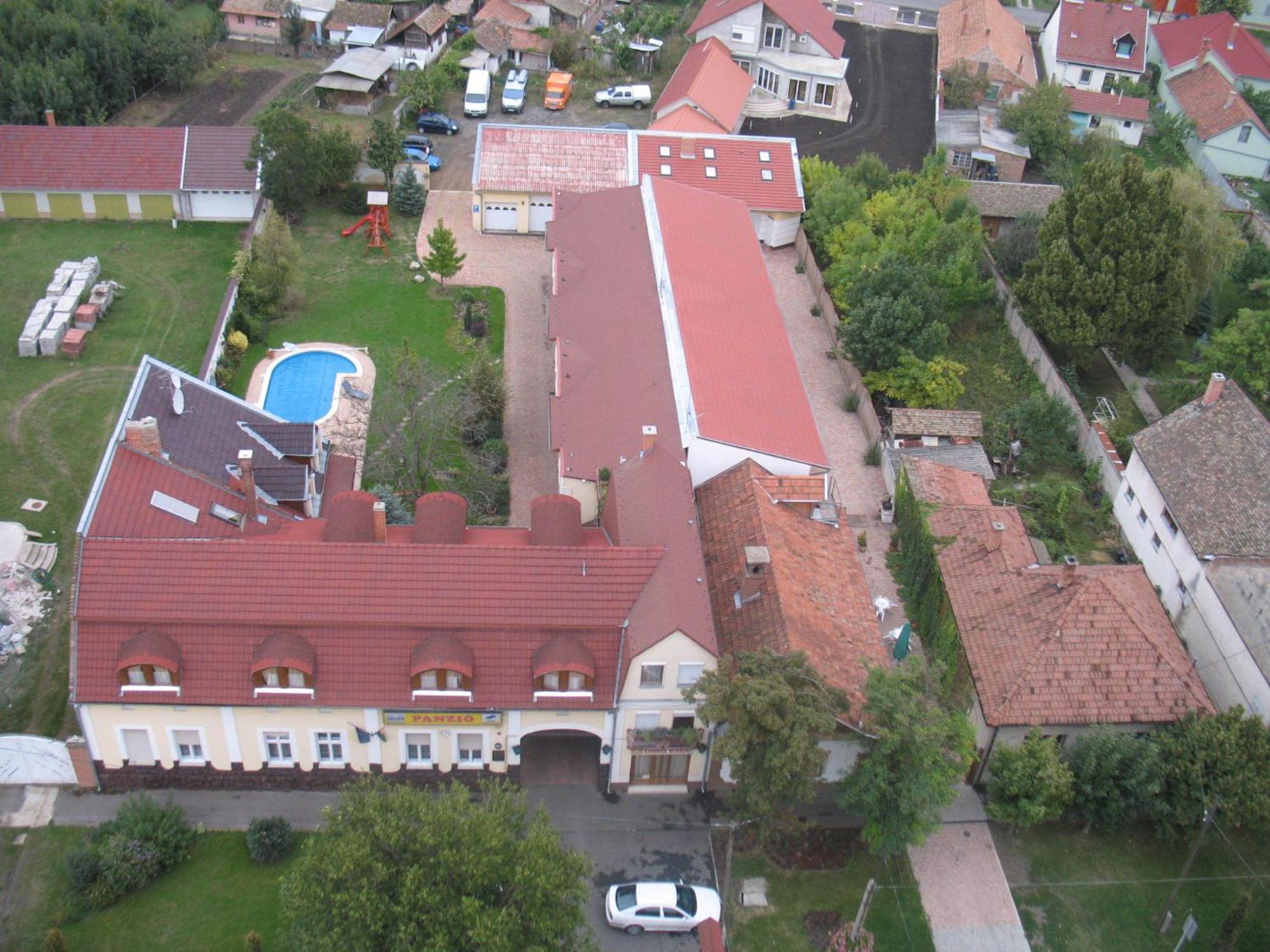 Hotel Kenguru Panzió Hódmezővásárhely Exterior foto